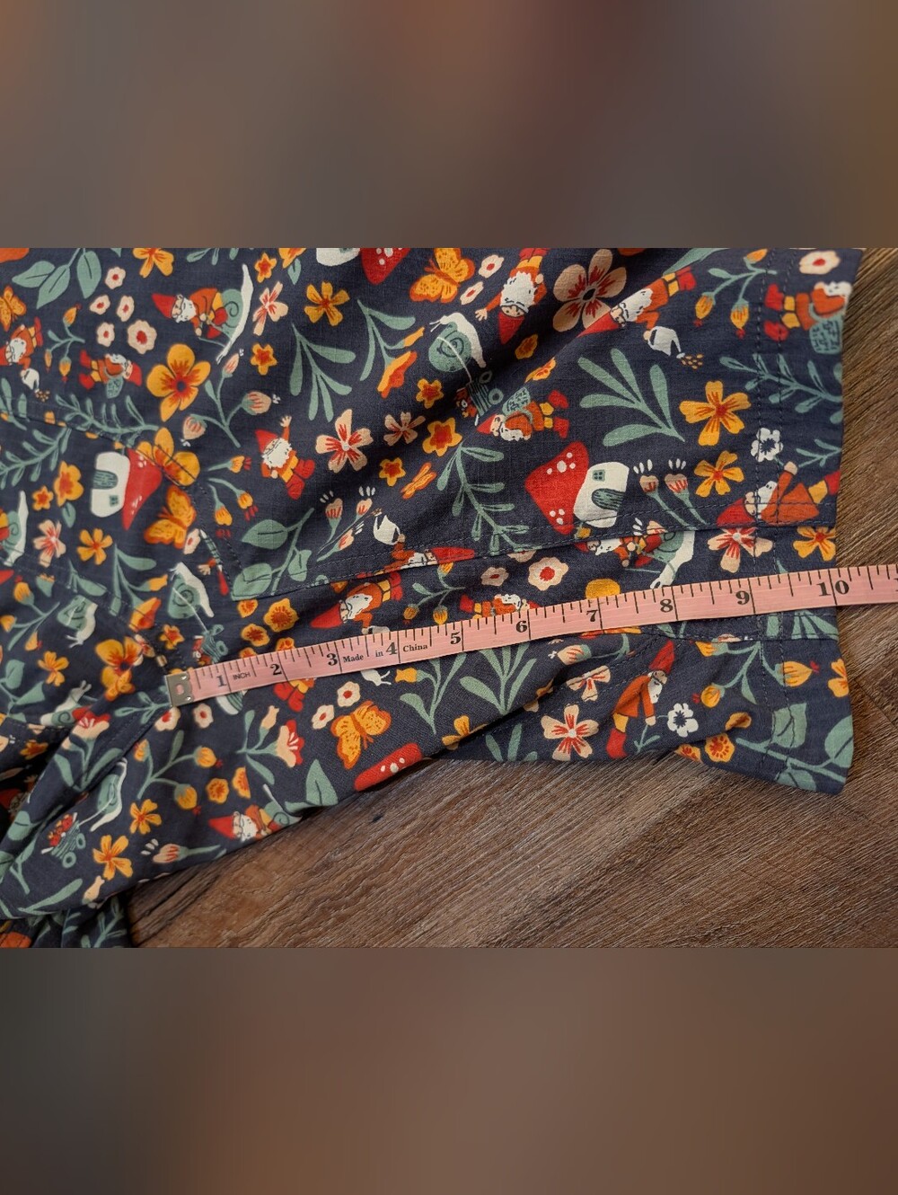 Duluth Heirloom Gardening Short Overalls Knome Mushroom Floral Snail Sz XL - Picture 15 of 16
